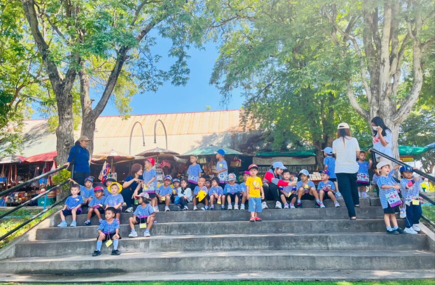 ศูนย์พัฒนาเด็กเล็กองค์การบริหารส่วนตำบลท่า จัดกิจกรรมพัฒนาผู้เรียน ทัศนศึกษา ปราสาทหินพิมาย และไทรงาม